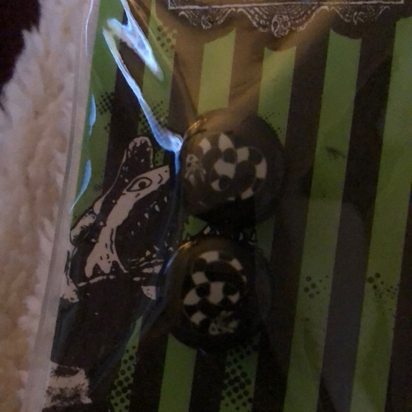 Beetlejuice 00 gauge earrings - Picture 1 of 1
